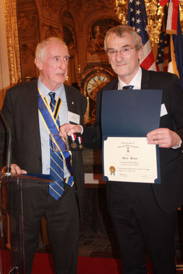 Remise de la médaille du Président Général de la National Society of the Sons of the American Revolution à notre président