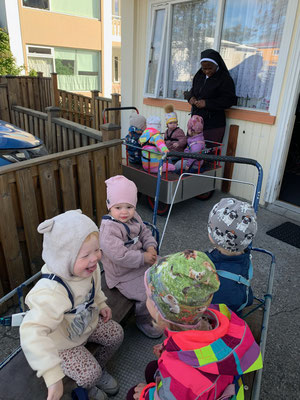 Spaziergang mit den Kindern.