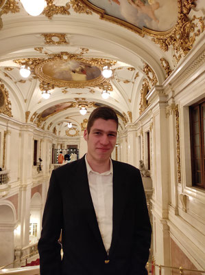 Robert in der Oper (Foto: privat)