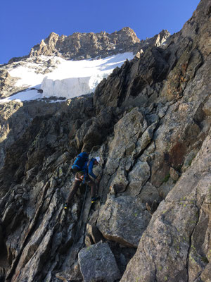 du bon cailloux sous l'oeil du glacier suspendu de l'ailefroide