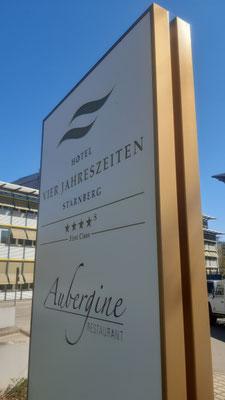 Pylon Schriften hinterleuchtet