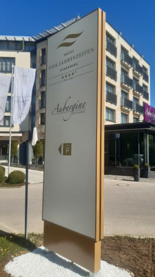 LED Pylon Hotel Starnberg