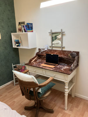 Bureau et chaise de la chambre "Forêt" arrière du Gîte 4* Entre Mer et Forêt Quend plage Baie de Somme -Baie d'Authie
