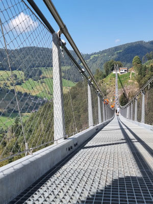 Spannend: ein Gang über die Blackforestline bei Todtnauberg