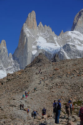 Noch ein versteckter Anstieg zur Laguna de Los Tres, Wandern in Patagonien, härteste Tageswanderung