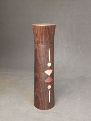 Pfeffer/Stahl, Eiche/Schwarznuss/Sipo/Kirsche/Ahorn, ca. 6 x 23 cm, CHF 130.-