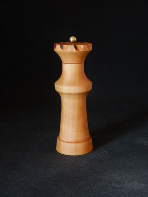 Pfeffer/Stahl,   Kirschbaum gefräst,    ca. 6,5 x 19,5 cm,   CHF 125.-