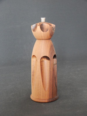 Pfeffermühle, Stahl, Schwarznuss-Splint, ca. 7,5 x 21,5 cm, CHF 115.-