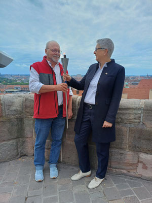 Oberin Mary-Ann Bauer und Claus Rättich