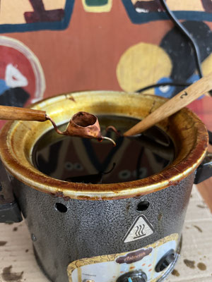 Wax heater with batik tools