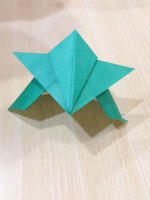 Samurai helmet designed and folded by Teru Kutsuna. かんたん兜。沓名輝政創作。#origami #origaminowa