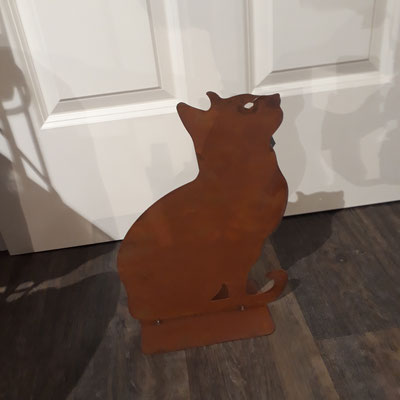 Katze sitzend auf Platte 38€ 