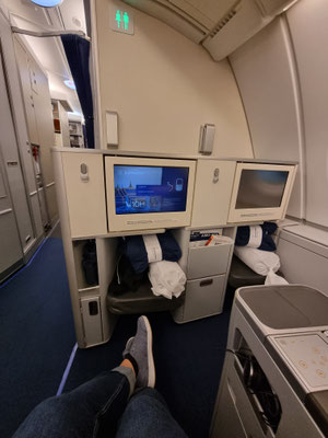 Businessclass, man wird ja nur 1x 50 :-)