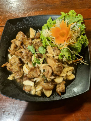 Stir fried Beef in Garlic Pepper Sauce
