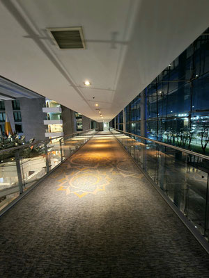 Blick vom Hotelgang...