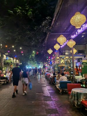 Rambuttri Road...