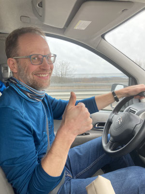 Weiter geht's! Roland fährt zum ersten Mal mit.