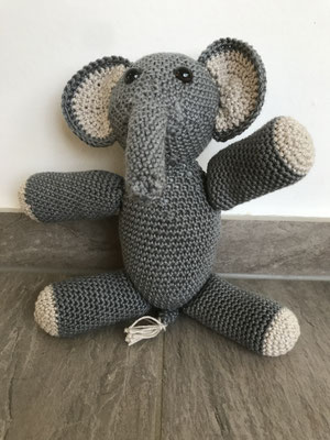 Elephant, 30 cm, 40 CHF