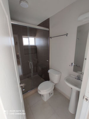 Baño tercer nivel casa modelo Verona Brianzzas Residencial en Escobedo Nuevo Leon