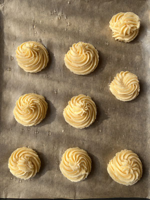 Glutenfreier Brandteig backen – Windbeutel im Ofen goldbraun und luftig