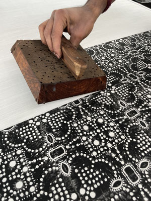 Blockprint Workshop Delhi Paharganj India, for groups, individual tourist and textile students, teacher. We book your personal textile workshop. 1 day or Weekly workshop.