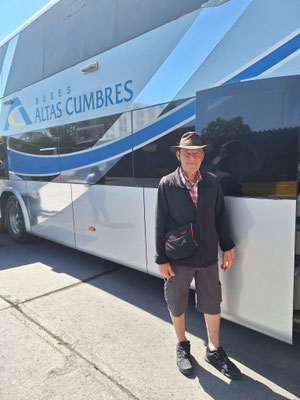 Bereit für 5 Stunden Busfahrt.