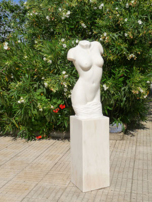 Torso, 2014, Mármore Estremoz Creme, 156 x 44 x 32 cm