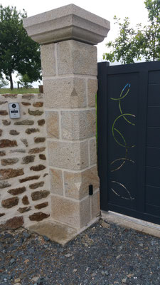 piliers en granit jaune 