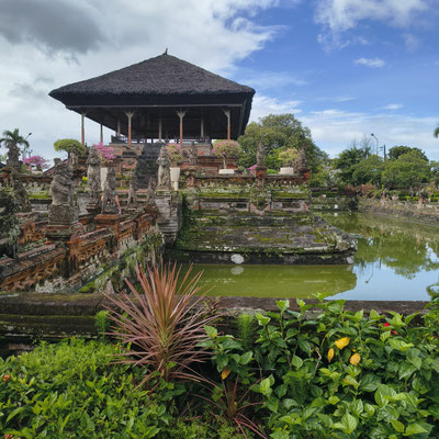 drijvende paviljoen Bale Kambat bij Klungkung Palace in Semarapura
