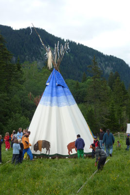 Aufbau des eigenen Klassen-Tipis