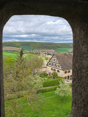 Blick vom Wehrgang nach Draussen....