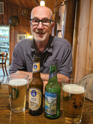 In der Glarner Stube gönnen wir uns ein Europäisches Bier....