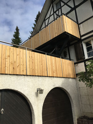 Balkon/Terrasse Holz/ Metall Geländer