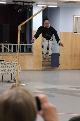 Inuit vergnügen sich mit Spiele