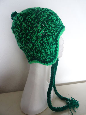 ...mit Bommel in Korbmuster