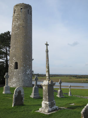 Clonmacnoise graveyard