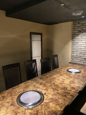 和紙巻きテーブルと格子建具：㈱渡辺工房