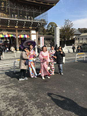 成田山新勝寺総門広場