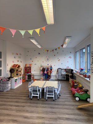 Spacious Custom Kids playroom designed for play-based English learning in Lenzburg.