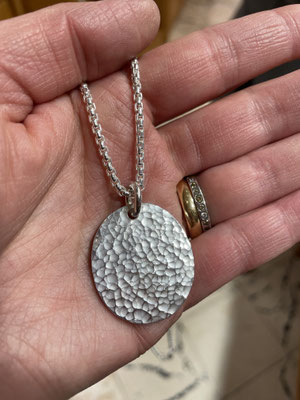 Silber Anhänger mit Hammerschlag