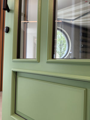 Kassetten Holzhaustüre mit Glas