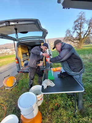  Abfischen Hinterwasserkanal Full Dezember 2021. (Foto F. Mangold)