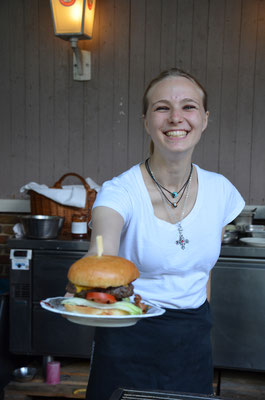 Leckere Hamburger beim Hoffest beim Gasthof Willenbrock in Kirchtimke