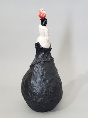 die dame mit dem hündchen, mixed media, 36x15x14, 2025