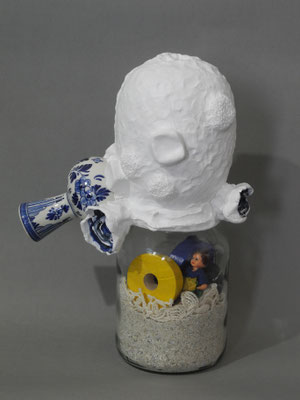 ein puppenheim III, mixed media, 34x26x16, 2022