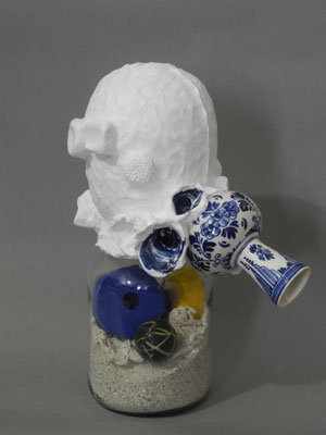 ein puppenheim III, mixed media, 34x26x16, 2022