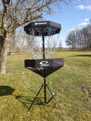 Der mobile Discgolf-Korb des TSV...