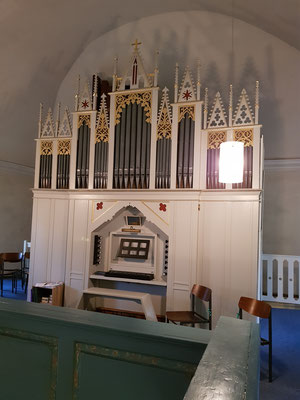 Die Orgel in der Kirche zu Helstorf 