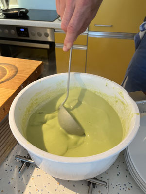 Grischas Erbsensuppe mit feiner Minze