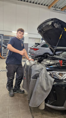 Julian Polzer bei Autohaus Paier